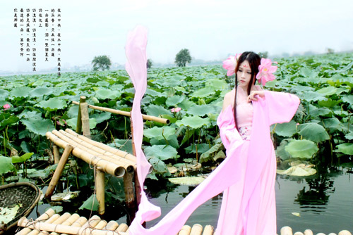 Mỹ nhân cosplay Việt cổ trang giữa sen Hồ Tây
