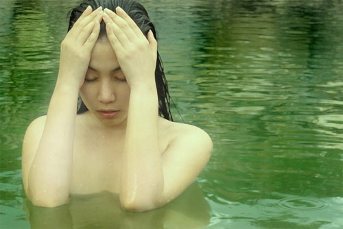 Hoa khôi Khánh Hòa gây shock với ảnh nude 100%