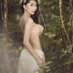 Người mẫu Lan Hương cởi áo, chụp ảnh bán nude đầy gợi cảm